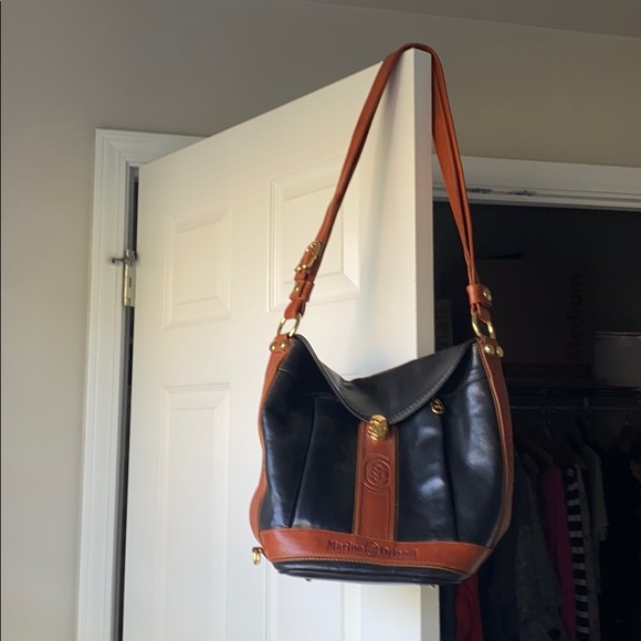 Italian Leather Bucket Bag - Picture 3 of 16